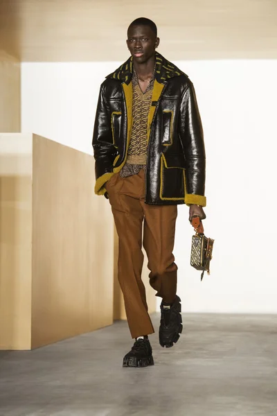 Look 11